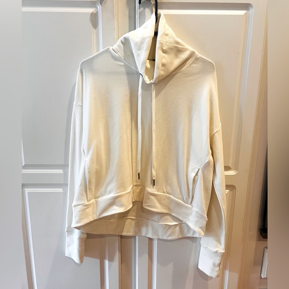 Sweaty Betty Harmonise Luxe Fleece Pullover in Lily White NWOT size XS